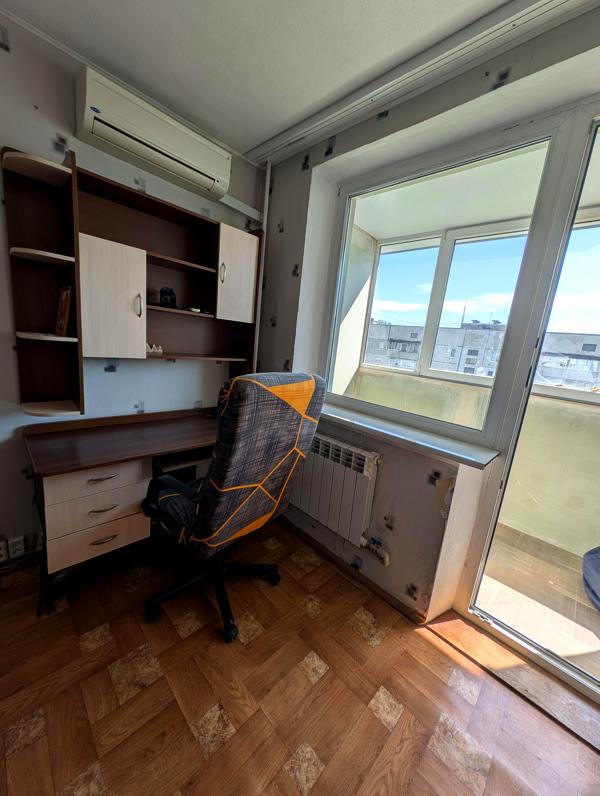 3-Room Apartment in Sunny Microdistrict, Near Industrialna Metro