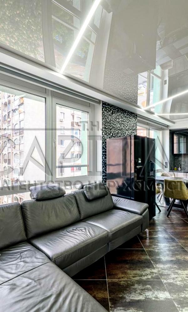 3-Bedroom Apartment in Hoffman House with Premium Features