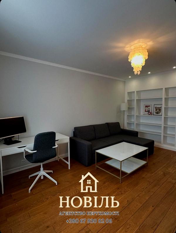 Spacious 2-Room Apartment near Livoberezhna Metro with Quality Renovation