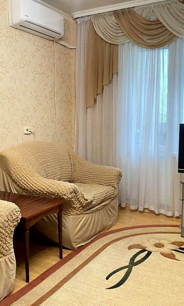 Cozy 1-bedroom apartment near Poznyaki metro, fully furnished