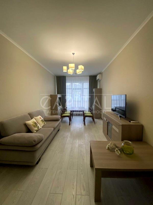 Spacious Rental Apartment in Pechersk District with Modern Amenities