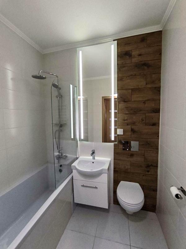 1-bedroom apartment in Nivki-Park complex near metro, first rental