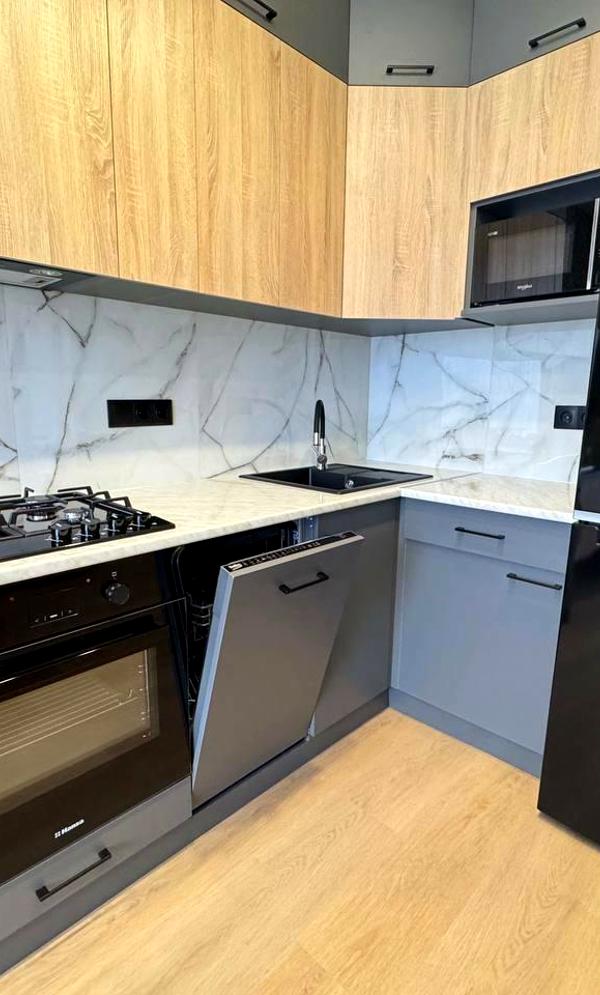 2-Room Apartment in Shchaslyvy Complex, Fully Furnished