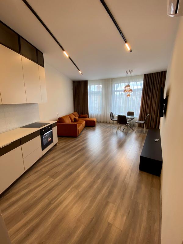 3-Bedroom Apartment in Zhemchuzhina Complex with New Renovation