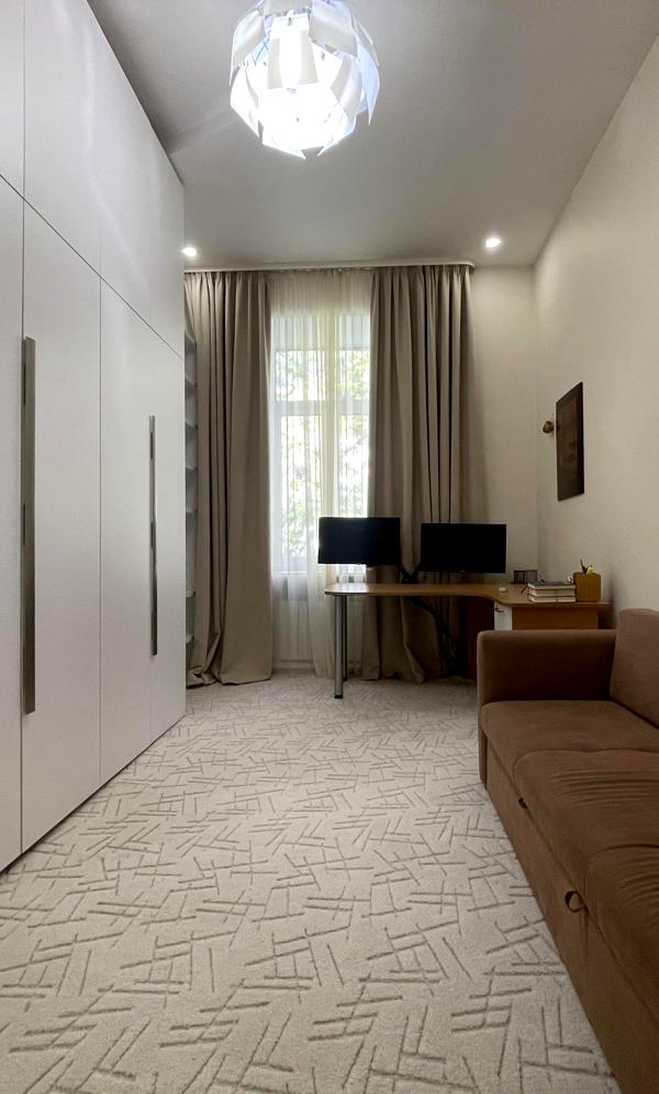 3-Room Apartment in Historic City Center near Lviv Square