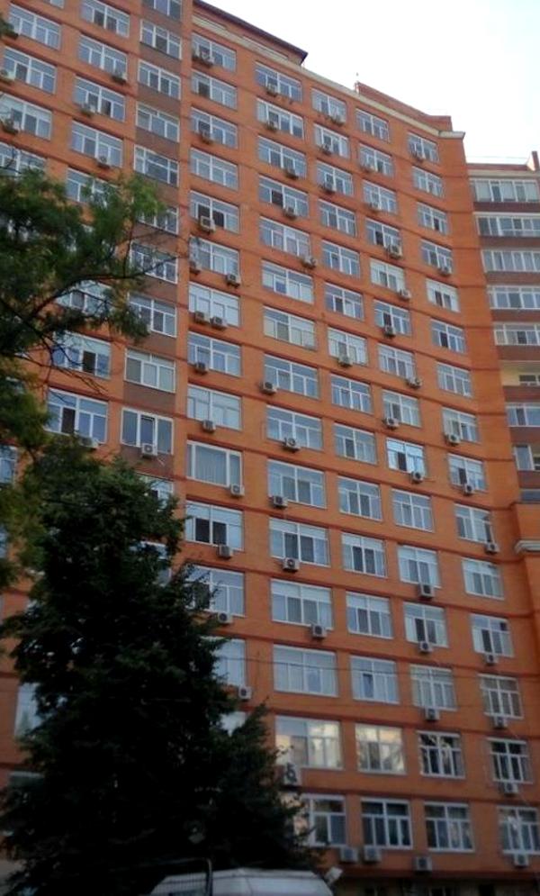 Spacious 3-room apartment in Pioneer Complex near Akademicheskaya