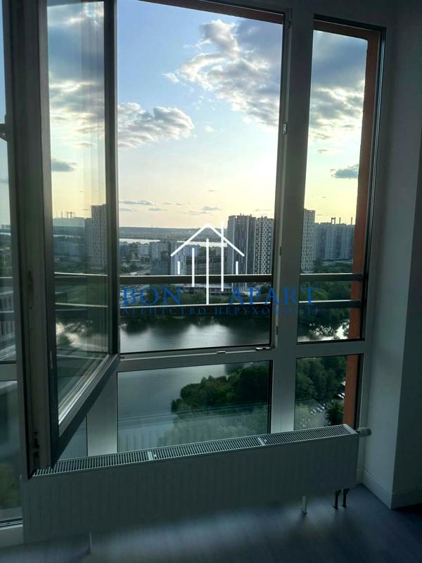 Modern Apartment with Lake and Dnieper River View in Seven Complex