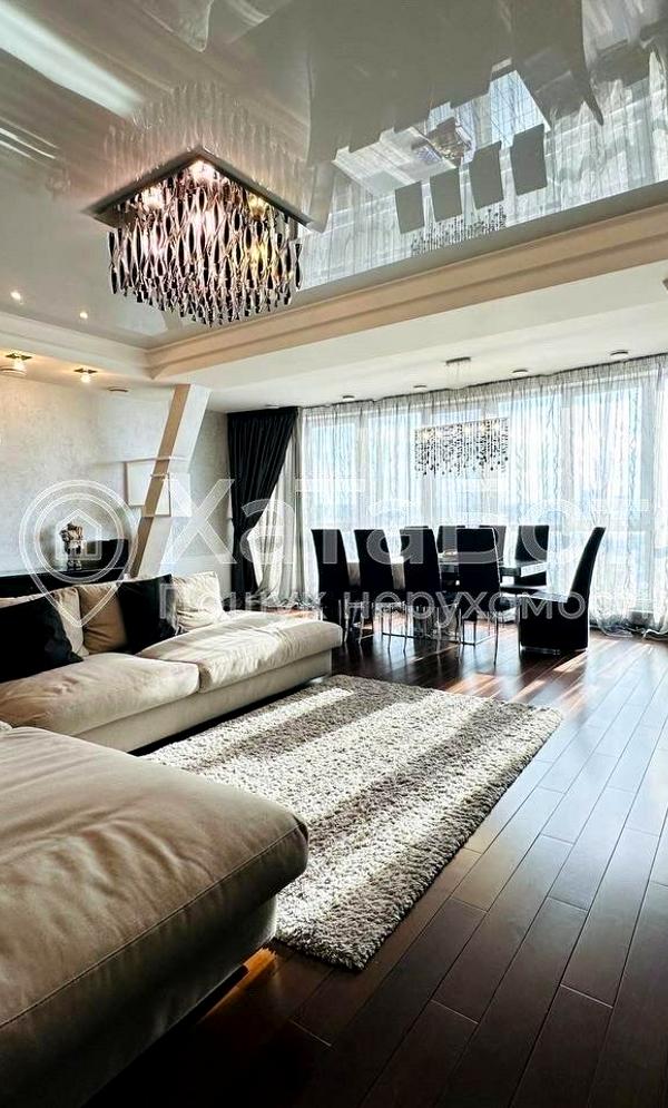 Spacious 3-Bedroom Apartment with Dnipro River View