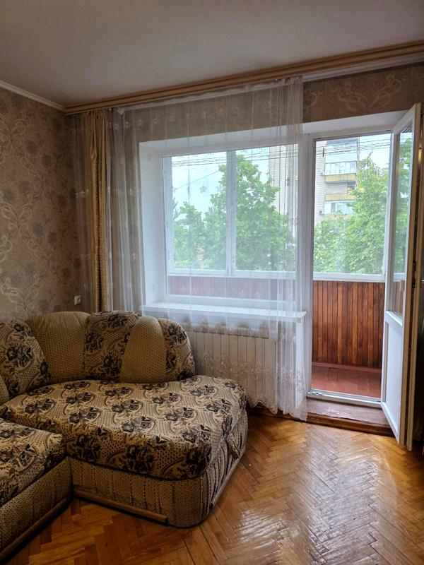 Академгородок метросына жақын кең 2 бөлмелі пәтер