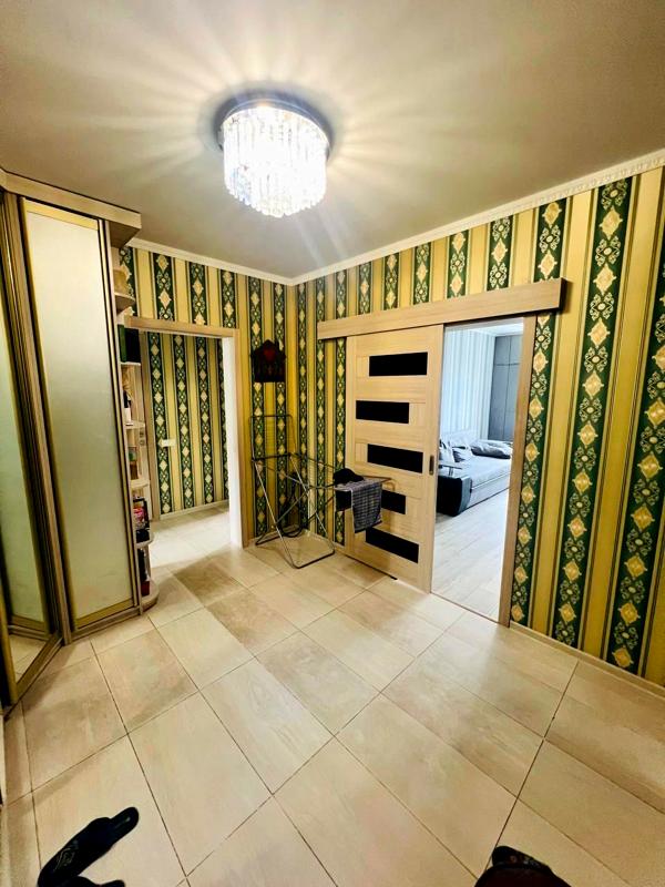 3-Room Apartment with Premium Location and Amenities