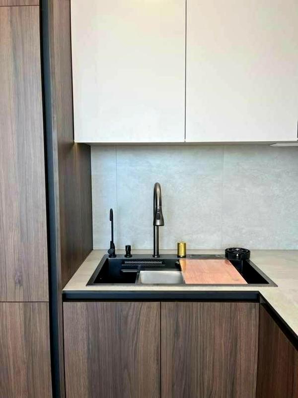Modern Apartment with Premium Features and Convenient Location