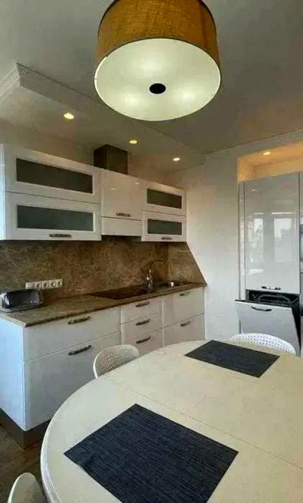 Spacious 2-Room Apartment with Euro Renovation on Vasyl Lypkivskyi Street