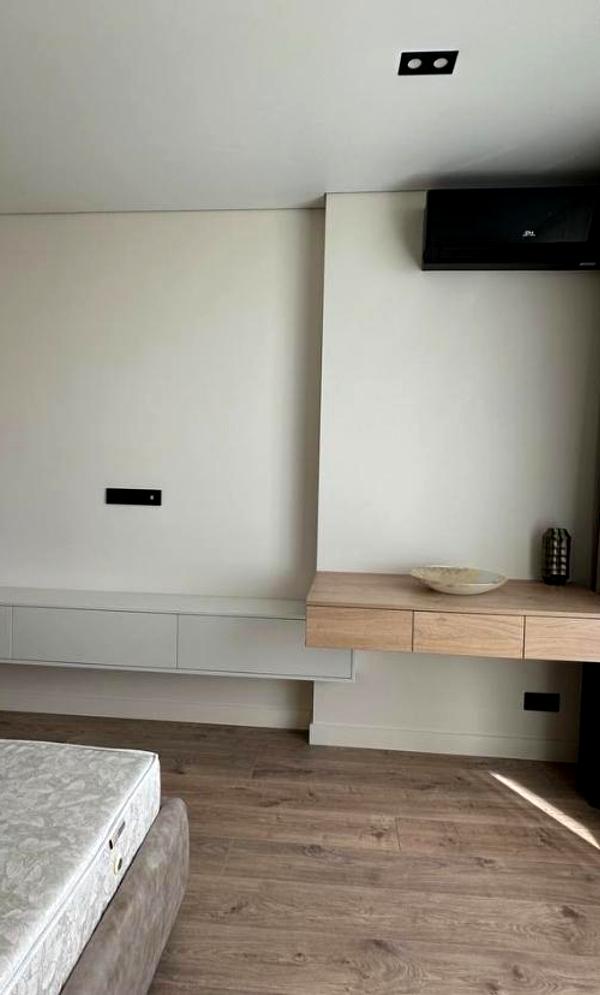 Stylish Panoramic Apartment with Dnieper View in Novopecherska Tower