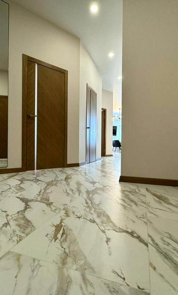 Fully Furnished Designer Apartment with Modern Amenities