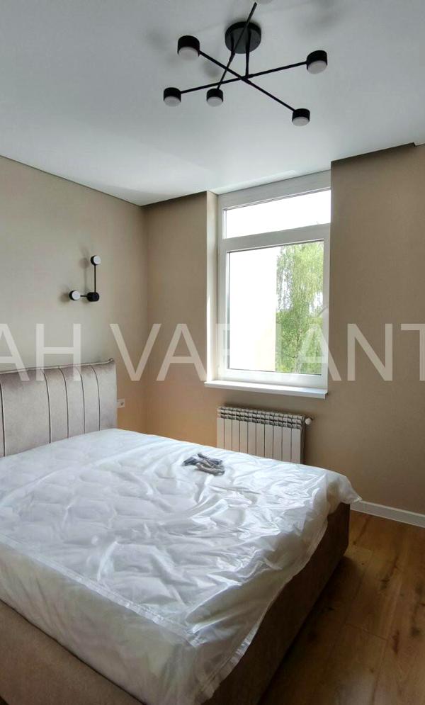 Stylish 1-Bedroom Apartment in Uzhhorod with Modern Renovation