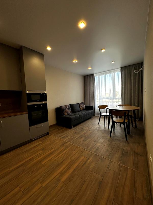 Spacious Apartment in Warsaw Plus Complex with Modern Amenities