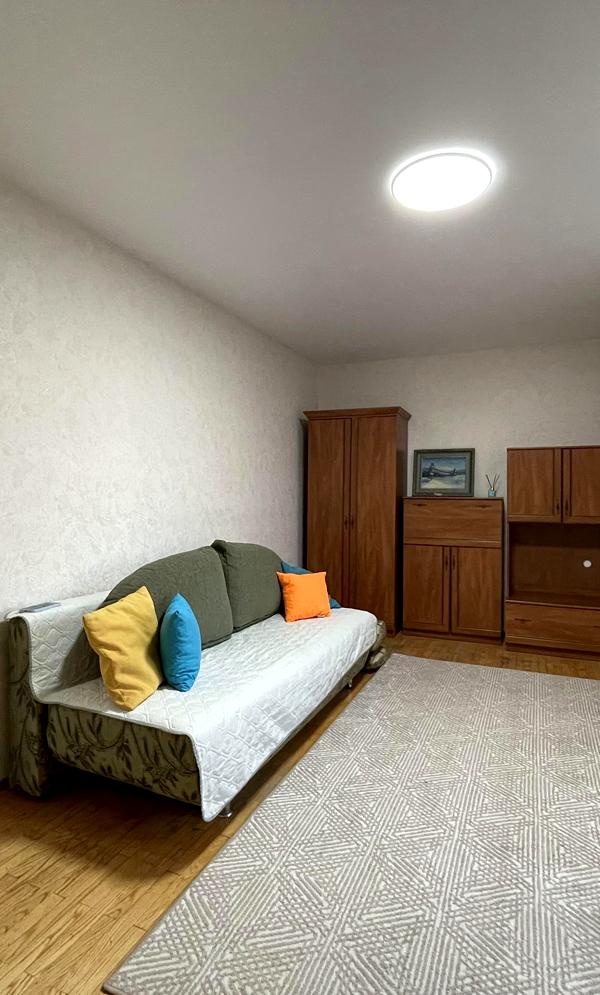 Spacious 1-Bedroom Apartment near Paton with Balconies and New Appliances