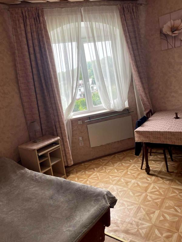 Part of a house in the village of Pidbirtsi with a separate room and kitchen