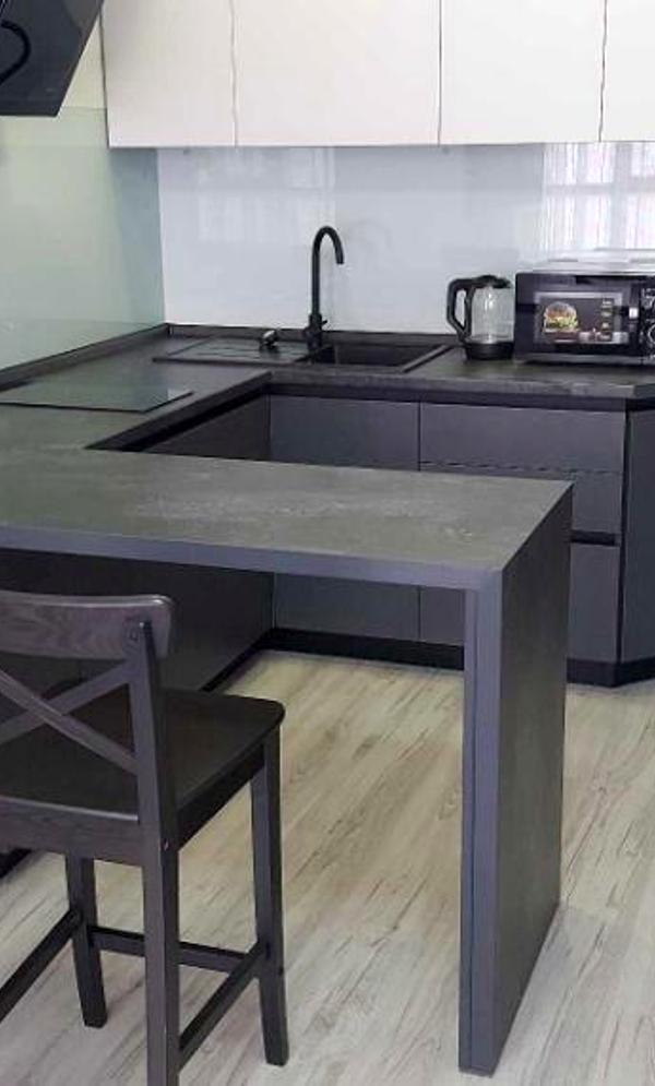 Cozy Studio Apartment near Livoberezhna Metro with Generator