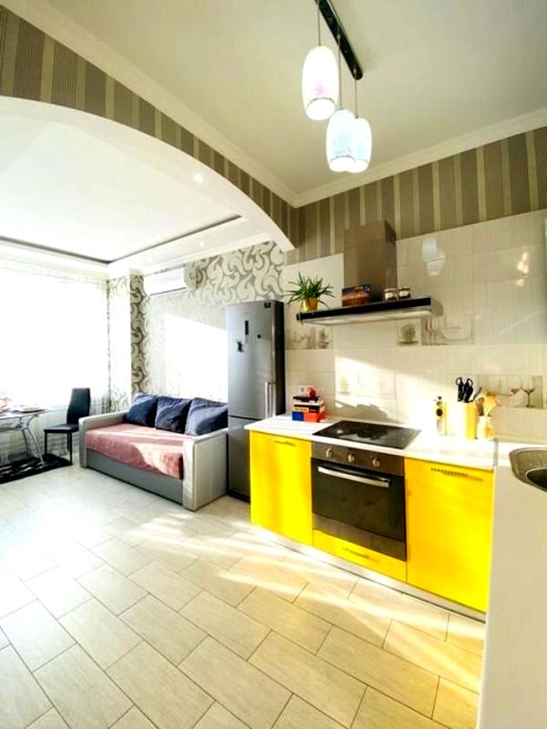 Bright Apartment in Arkadia with Sea View