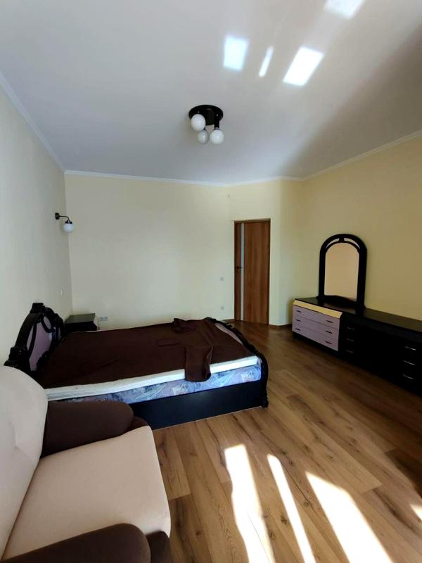 2-Room Apartment in Shevchenko Street, Centrally Located