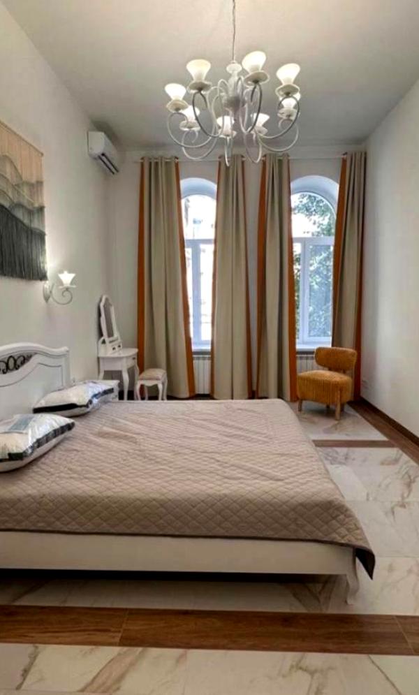 Stylish 2-Bedroom Apartment in Historic Kyiv Location
