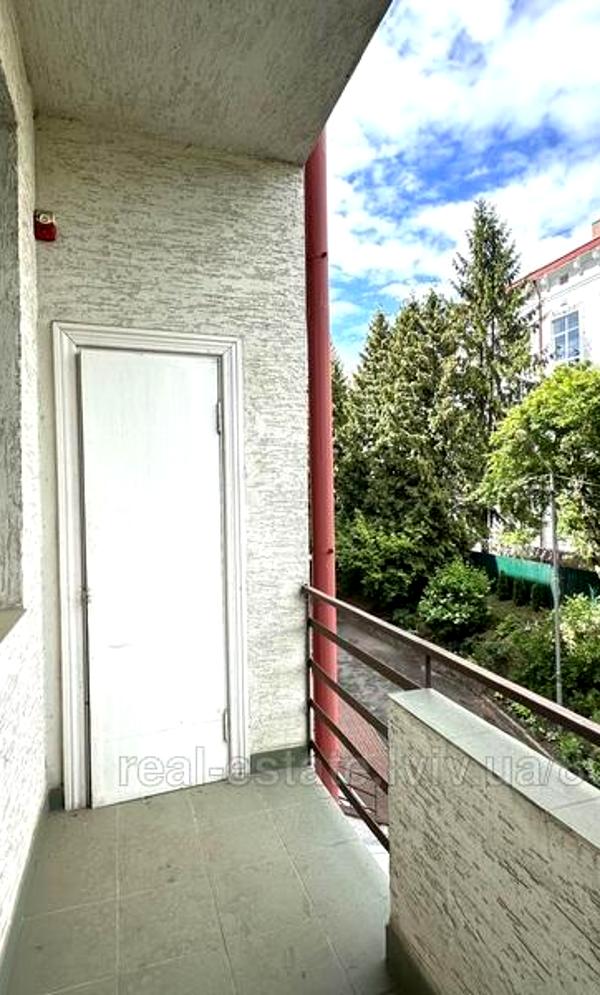 3-Bedroom Apartment with Designer Interior, 2 Bathrooms, 2 Balconies