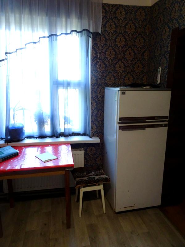 1-Room Apartment near Vokzalnaya Metro with Full Renovation