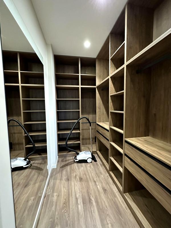 Designer 1.5-Room Apartment in Park Residents Complex