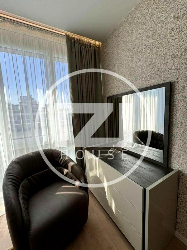 3-Room Stylish Apartment in Hoffmann House with Euro Renovation