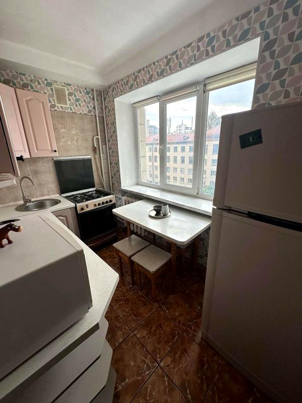 Spacious 3-Room Apartment in Kyiv City Center