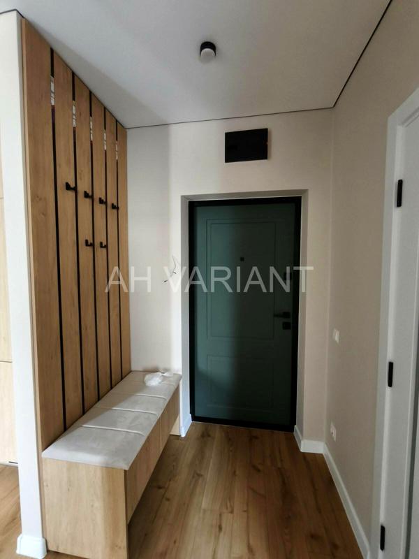 Stylish 1-Bedroom Apartment in Uzhhorod with Modern Renovation