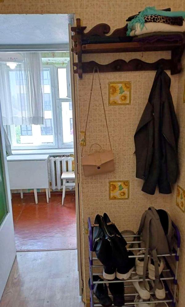 1-Room Apartment on Harmatna Street, 9/10 Floor
