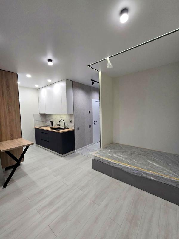 Smart Apartment in Parkland Complex with Modern Design and Amenities