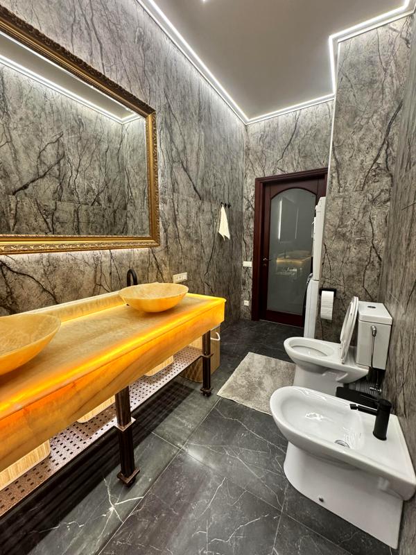 3-Room Apartment in Shevchenko Avenue, Odessa with Premium Renovation