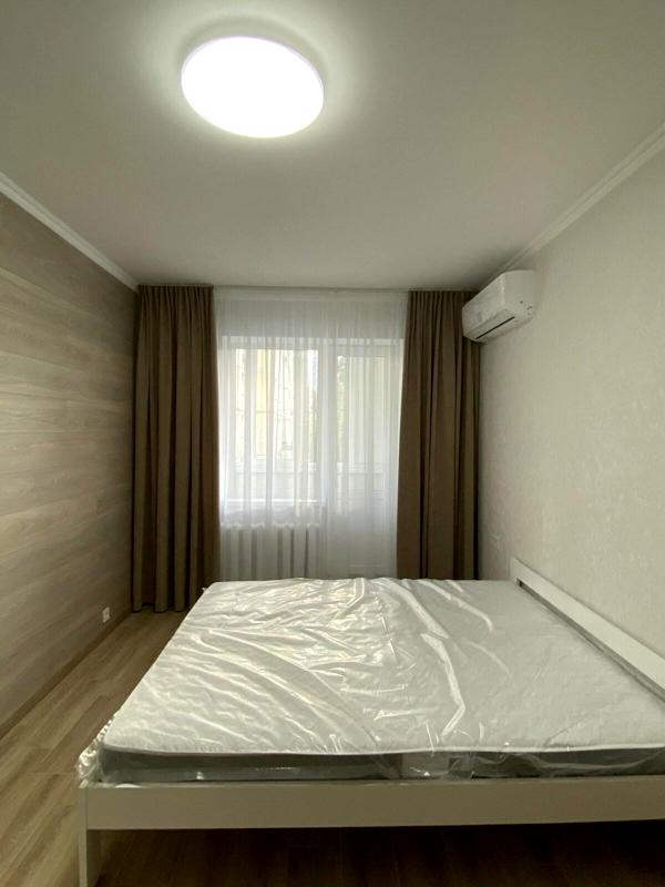 1-Bedroom Apartment near Heroiv Dnipra Metro with Modern Renovation