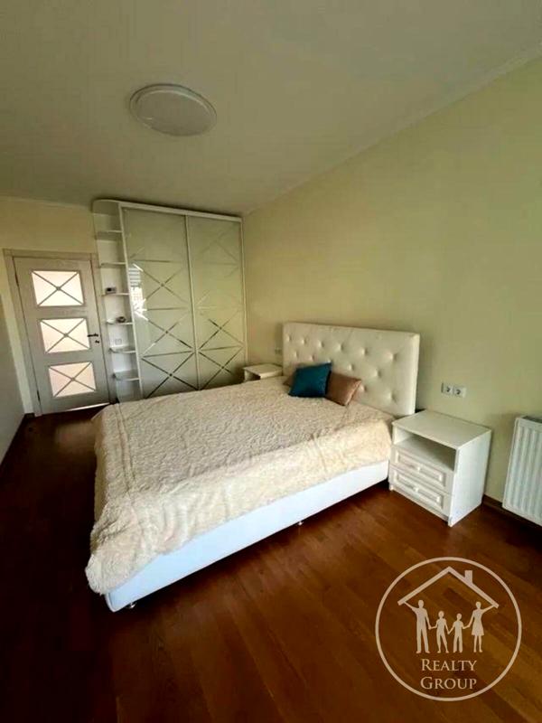 Spacious 2-Bedroom Apartment in Galytskyi Lev Complex with Home Office and Gym Corner