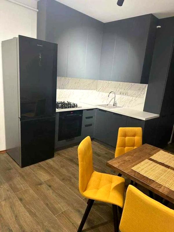Жаңа ғимараттағы стильді 1 бөлмелі пәтер, 5th Avenue кешені