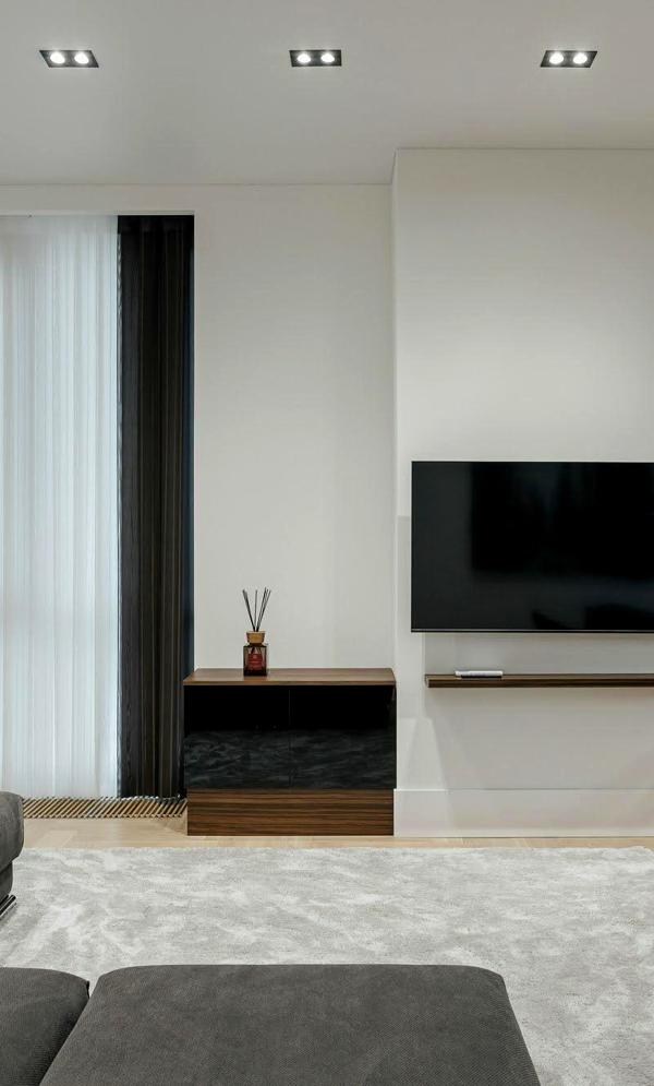 3-Bedroom Apartment in Chkalov Tower, City Center, Sea View