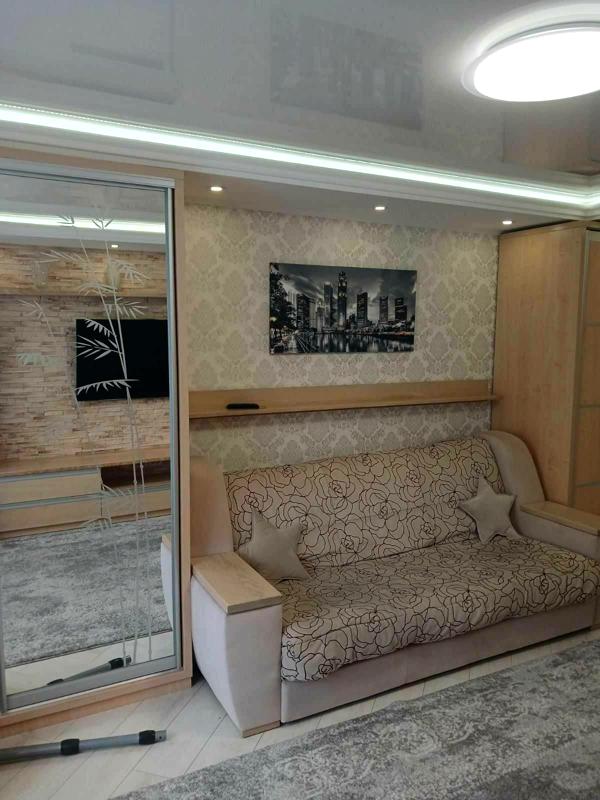 Spacious 2-room apartment near Golosiyivsky Park with designer renovation