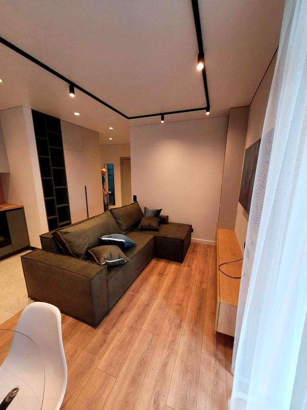 Spacious and Cozy Apartment in Kyiv's Left Bank