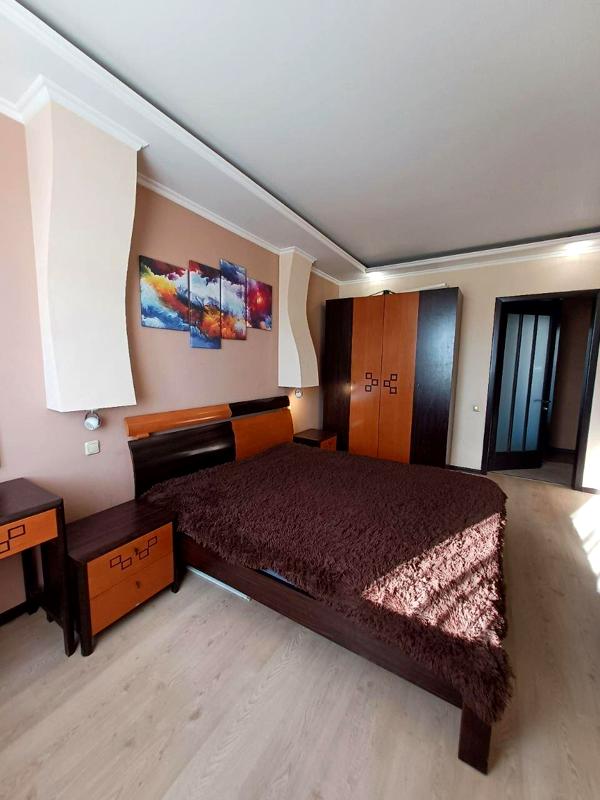 Three-room apartment in new building with designer renovation