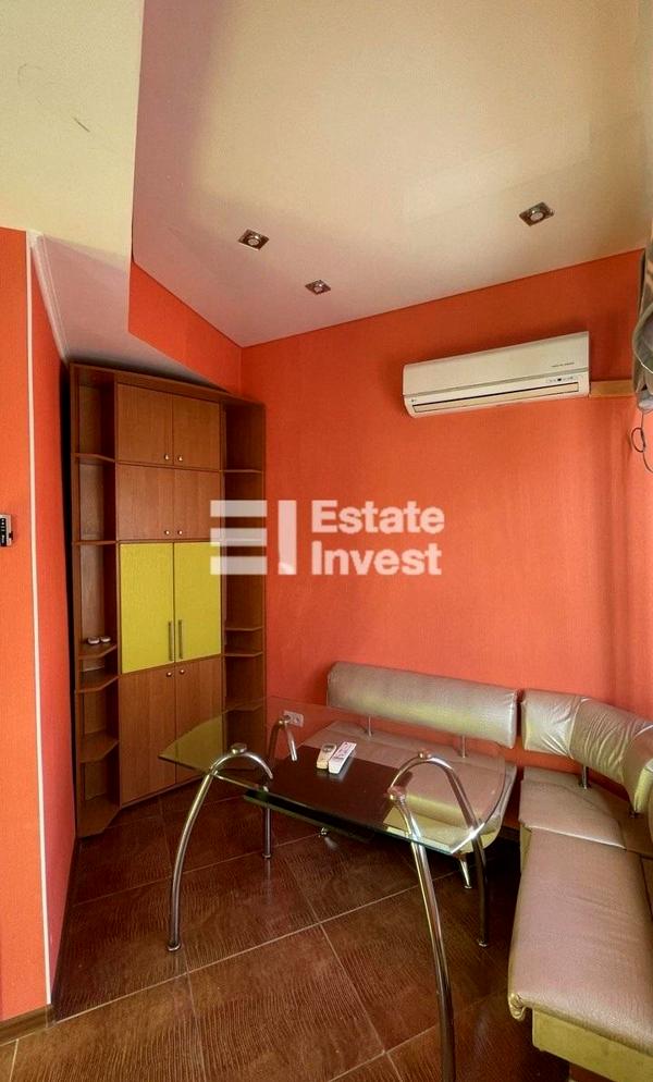 2-Room Apartment on Heroes of Kharkiv Avenue with Workplace and Storage