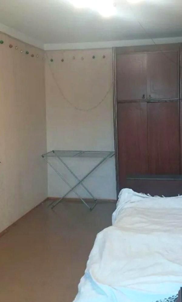 1-Room Apartment on Korolova Street, Near Polyclinic