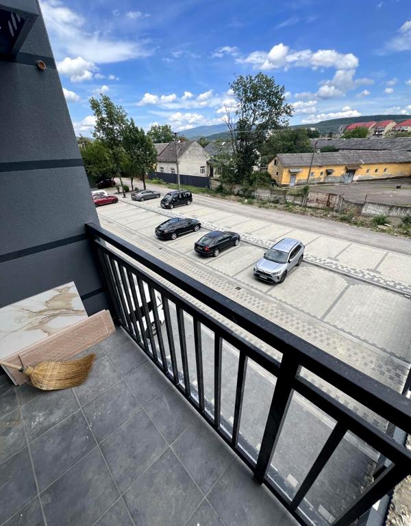 Простора квартира в тихому районі, недалеко від центру міста