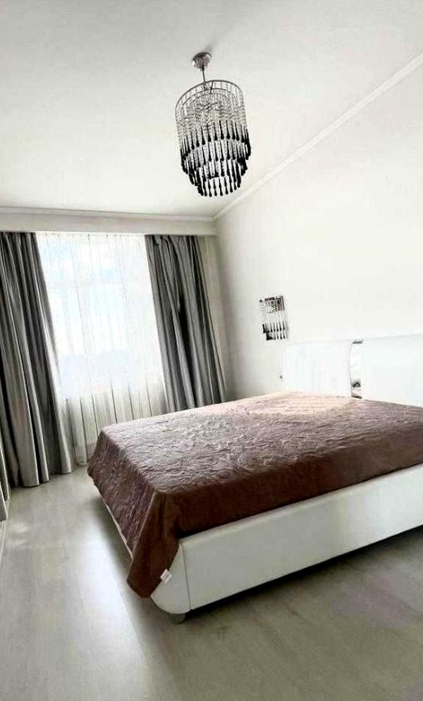 Modern Furnished Apartment in Pechersk District, Kyiv