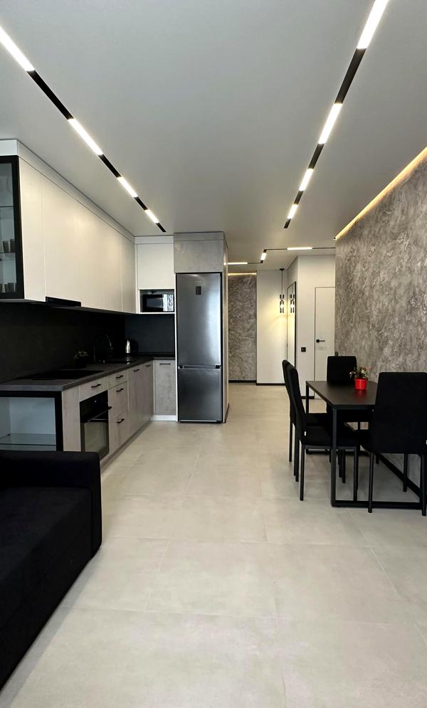 Designer Spacious Apartment in Great Complex near River Mall