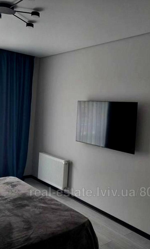 Designer Renovated Apartment with Studio Kitchen and Separate Bedroom