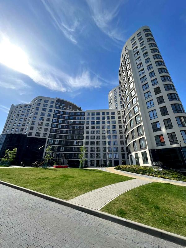 Современная 1-комнатная квартира с кухней-студией в комплексе Parус City