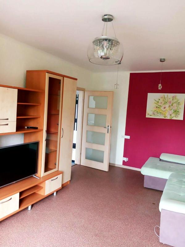 Spacious Warm 1-Bedroom Apartment with Modern Amenities